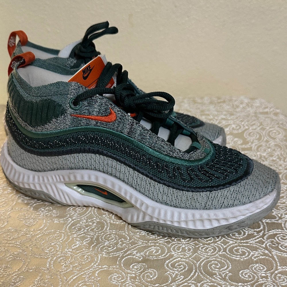 Nike Men’s ' Green and Orange Sneakers